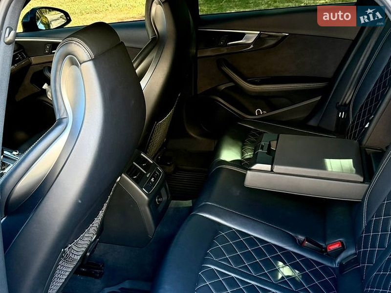 Седан Audi S4 2017 в Одессе
