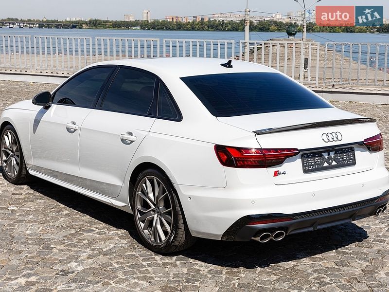 Седан Audi S4 2021 в Днепре