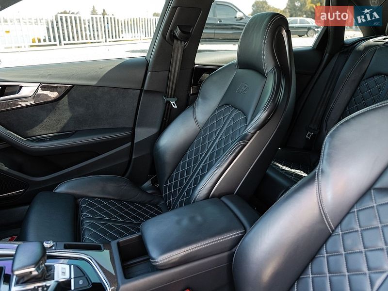 Седан Audi S4 2021 в Днепре