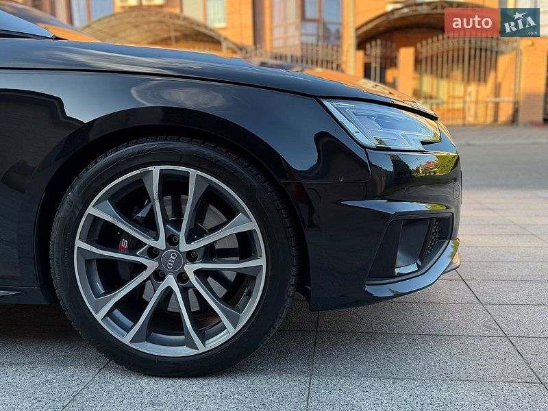 Седан Audi S4 2017 в Дніпрі