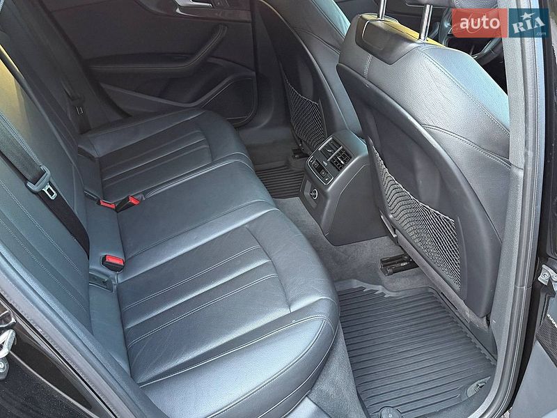 Седан Audi S4 2017 в Дніпрі