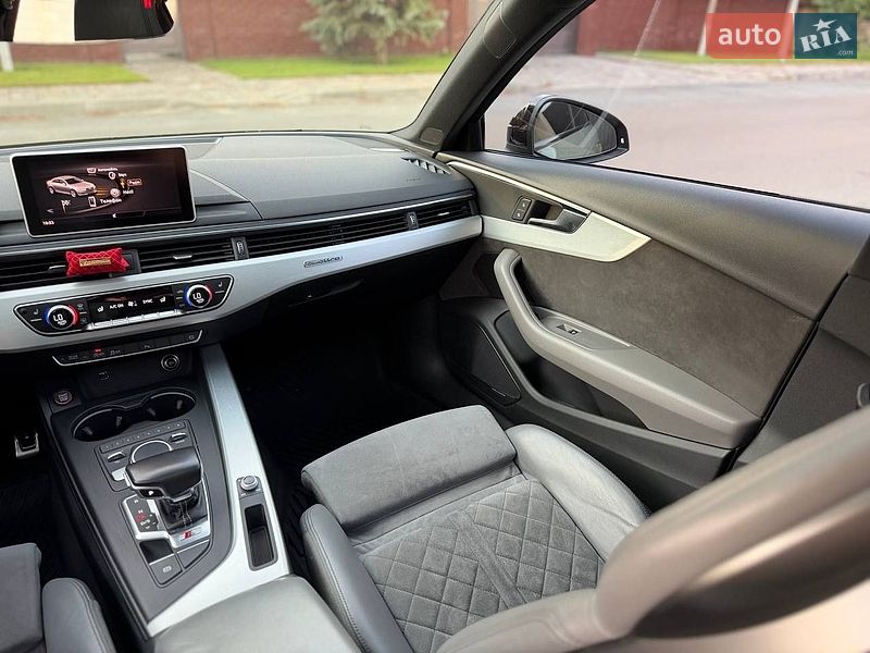 Седан Audi S4 2017 в Днепре
