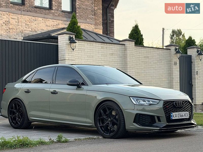 Седан Audi S4 2017 в Днепре