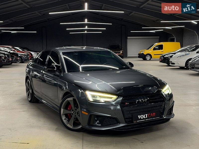 Седан Audi S4 2019 в Владимире