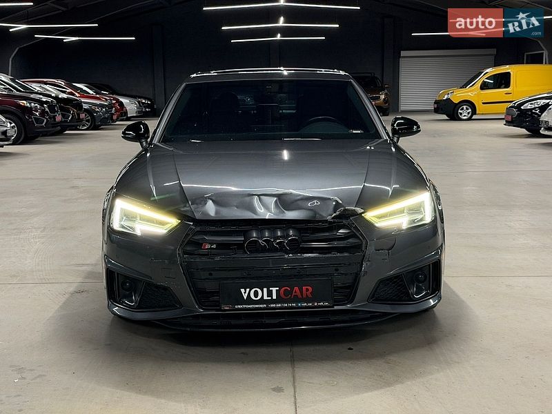 Седан Audi S4 2019 в Владимире