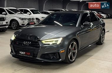 Седан Audi S4 2019 в Владимире