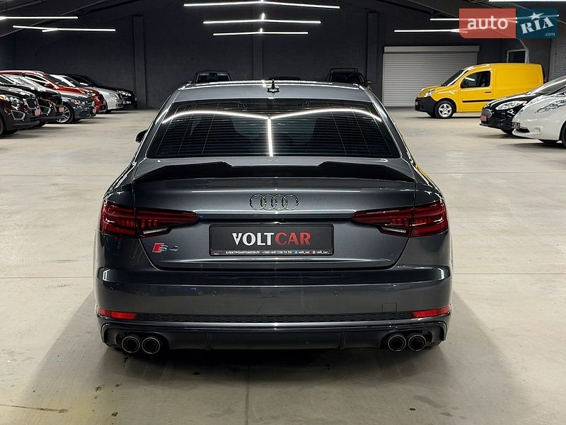 Седан Audi S4 2019 в Владимире