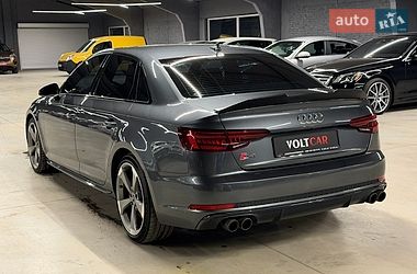 Седан Audi S4 2019 в Владимире