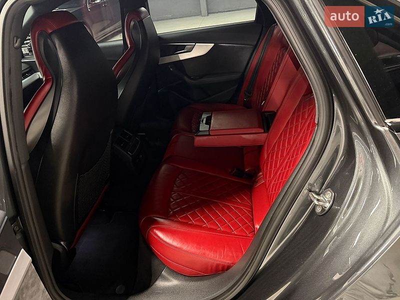 Седан Audi S4 2019 в Владимире
