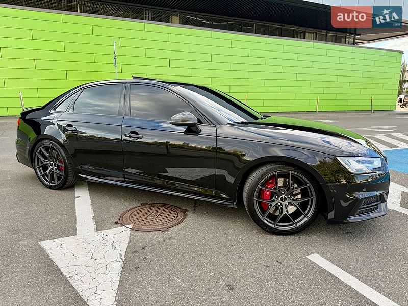 Седан Audi S4 2018 в Києві