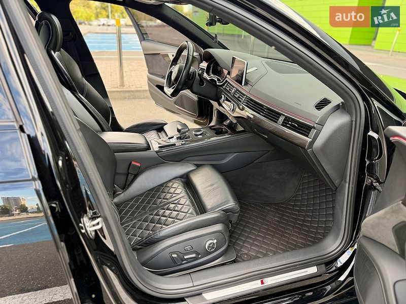 Седан Audi S4 2018 в Києві