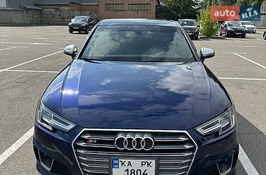 Седан Audi S4 2018 в Киеве