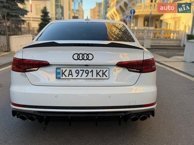 Седан Audi S4 2016 в Киеве