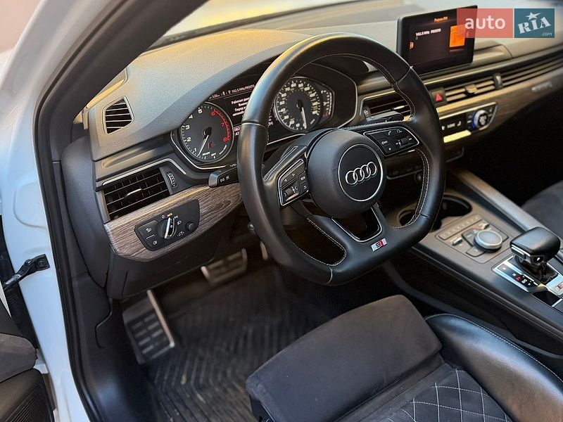 Седан Audi S4 2016 в Киеве