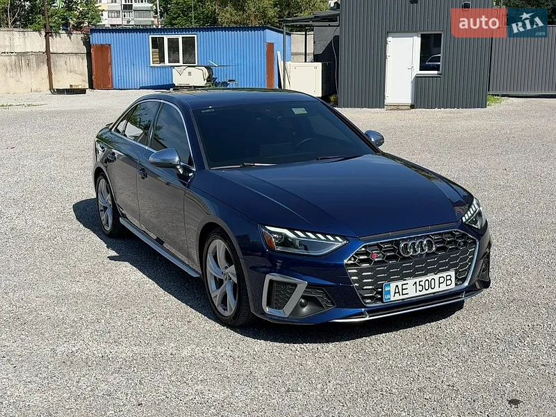 Audi S4