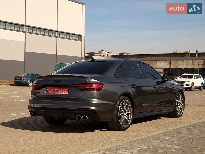 Седан Audi S4 2020 в Ивано-Франковске