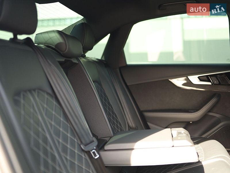 Седан Audi S4 2020 в Ивано-Франковске