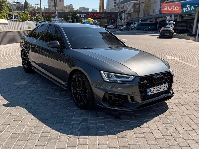 Audi S4