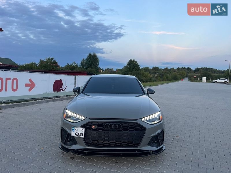 Седан Audi S4 2022 в Ивано-Франковске