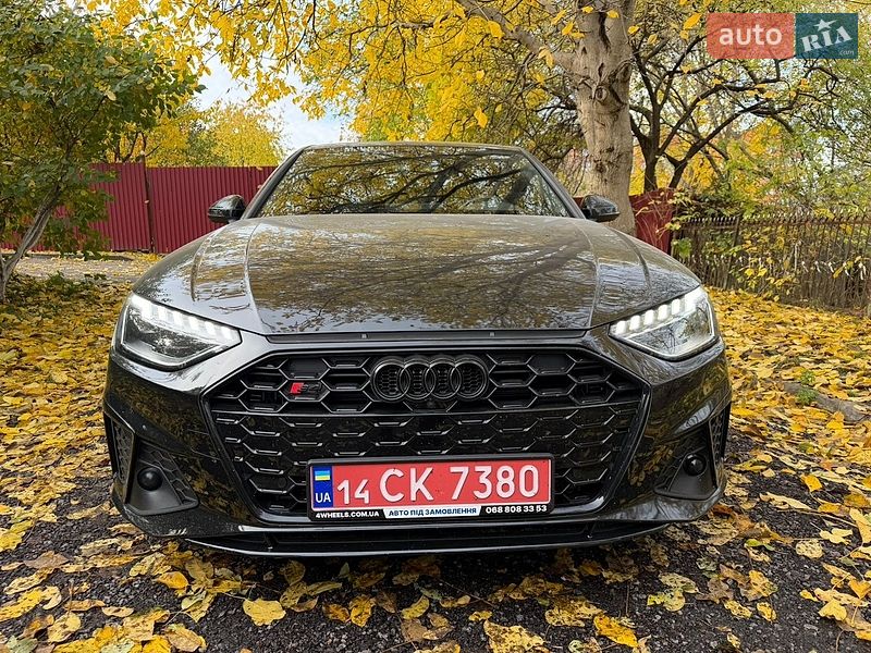 Седан Audi S4 2023 в Тернополі