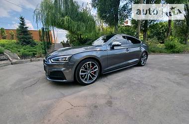 Седан Audi S5 2017 в 