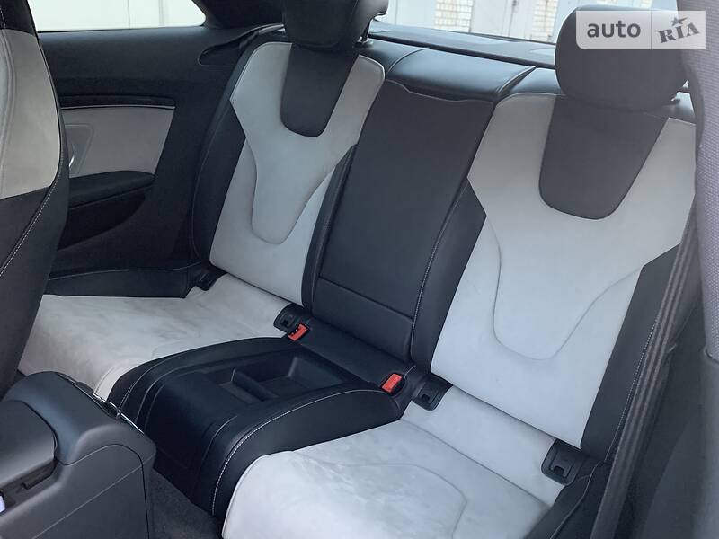 Купе Audi S5 2015 в Киеве