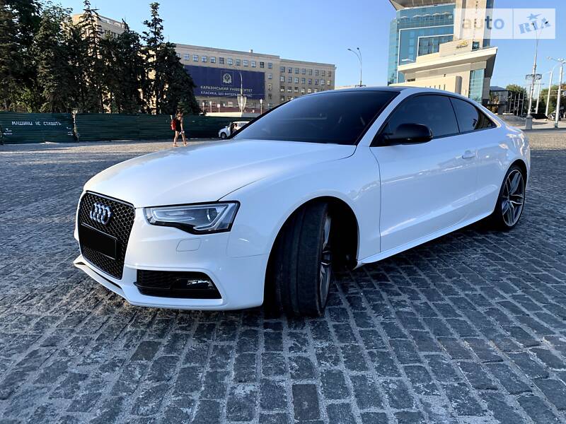 Купе Audi S5 2015 в Киеве