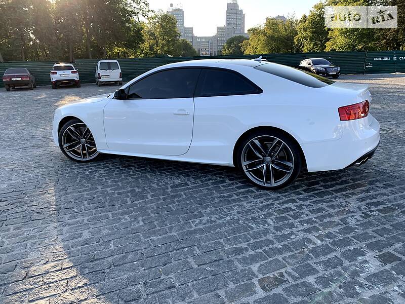 Купе Audi S5 2015 в Киеве