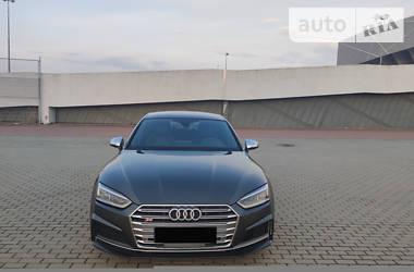 Кабриолет Audi S5 2019 в Львове