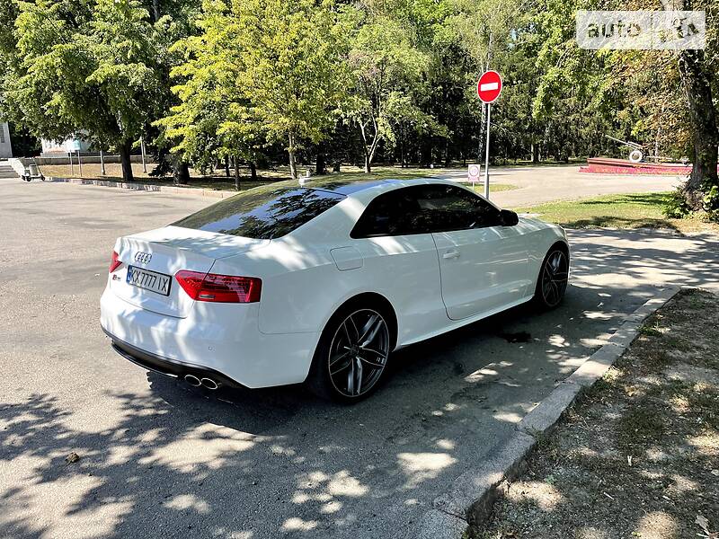 Купе Audi S5 2015 в Киеве