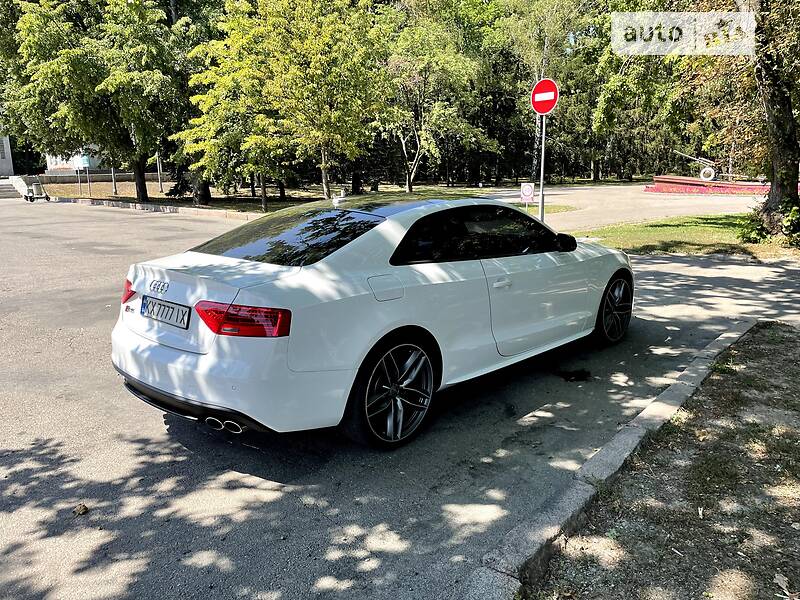 Купе Audi S5 2015 в Киеве