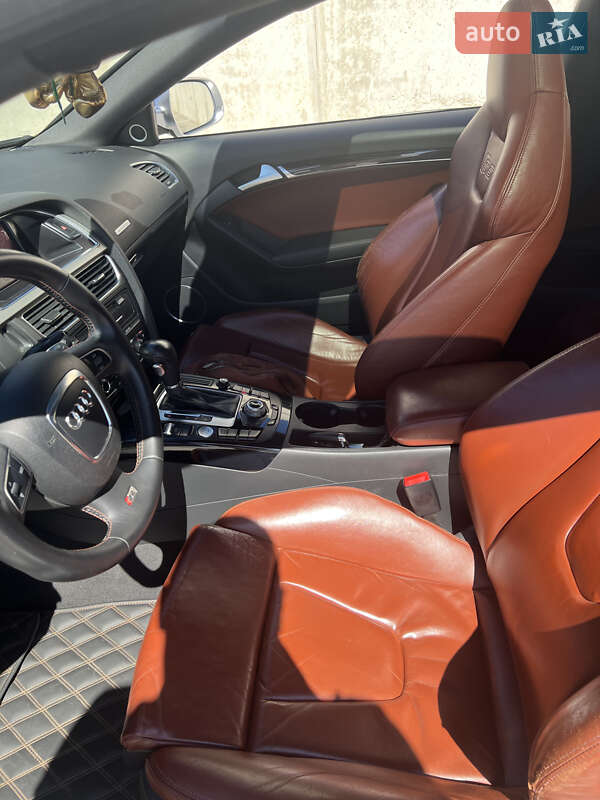 Купе Audi S5 2010 в Киеве