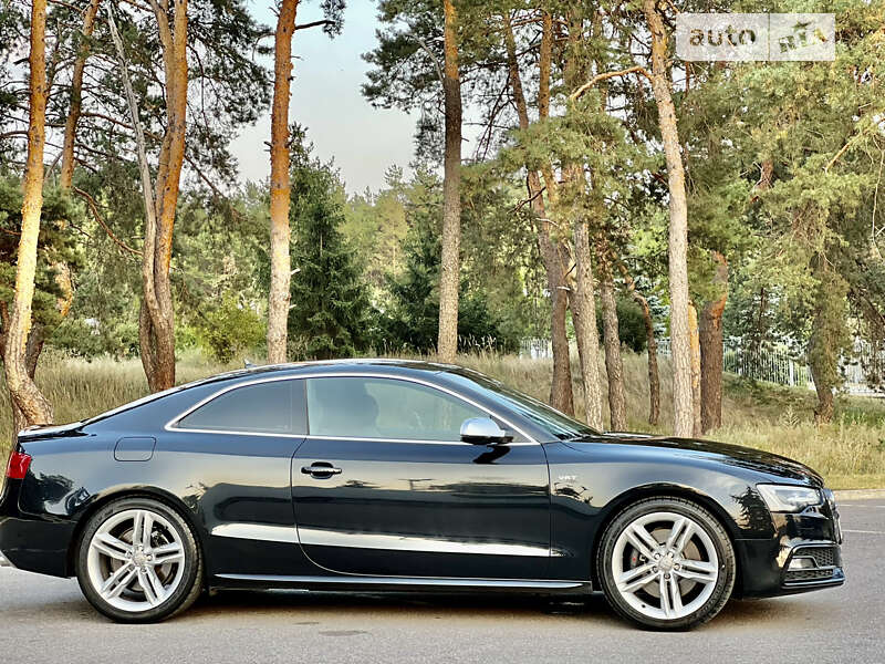 Купе Audi S5 2012 в Києві