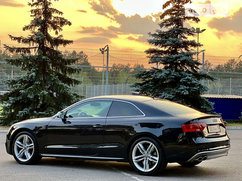 Купе Audi S5 2012 в Києві