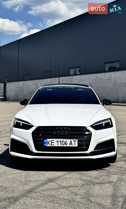 Купе Audi S5 2017 в Киеве