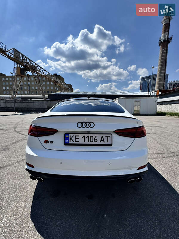 Купе Audi S5 2017 в Киеве