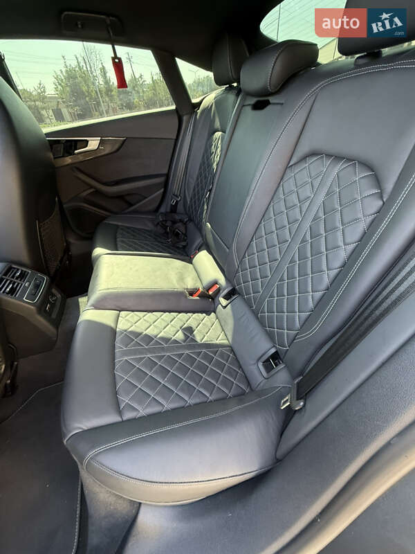 Лифтбек Audi S5 2024 в Днепре