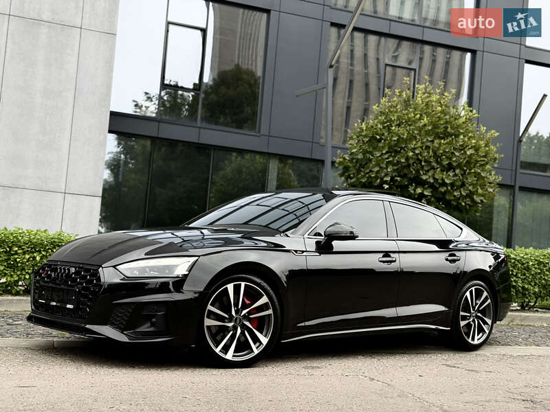 Купе Audi S5 2022 в Львове
