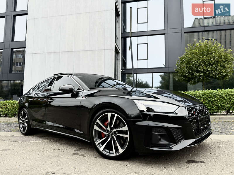 Купе Audi S5 2022 в Львове