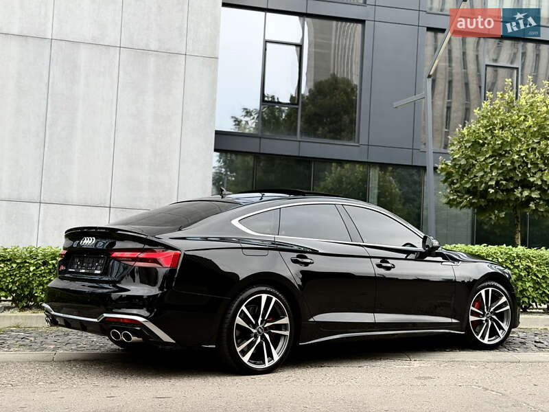 Купе Audi S5 2022 в Львове
