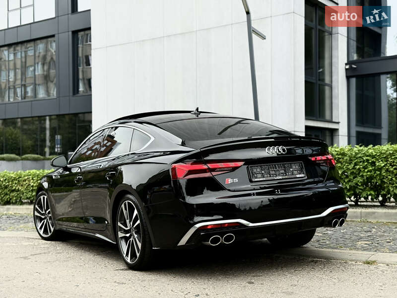 Купе Audi S5 2022 в Львове