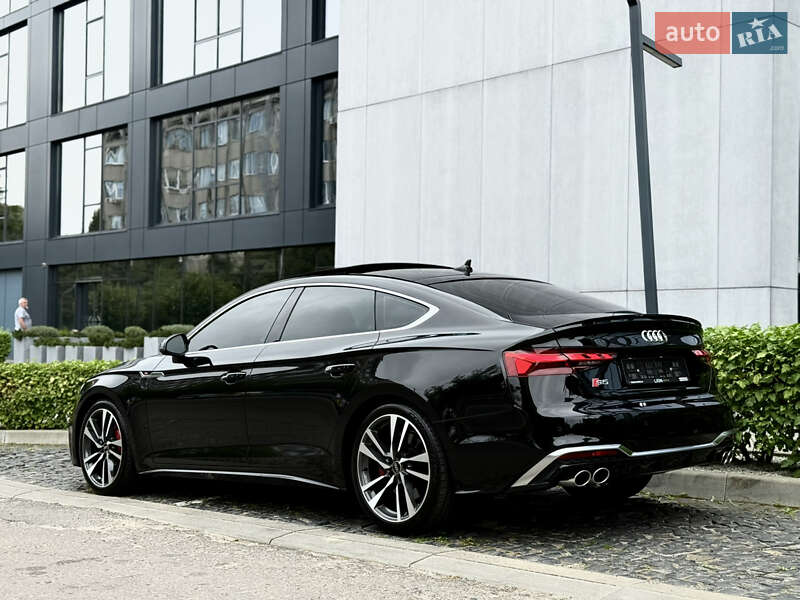 Купе Audi S5 2022 в Львове