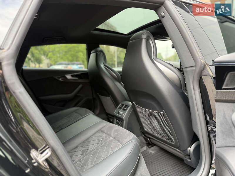 Купе Audi S5 2022 в Львове