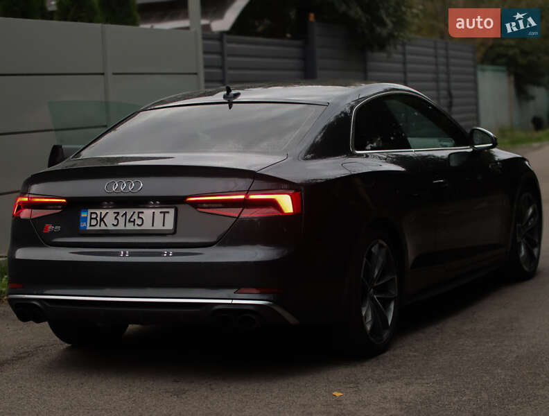 Купе Audi S5 2017 в Киеве