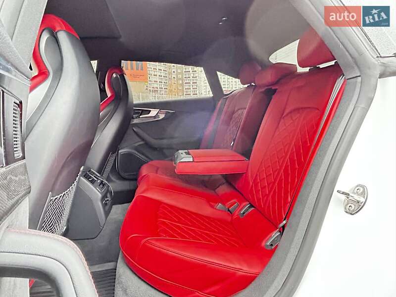 Лифтбек Audi S5 2024 в Киеве