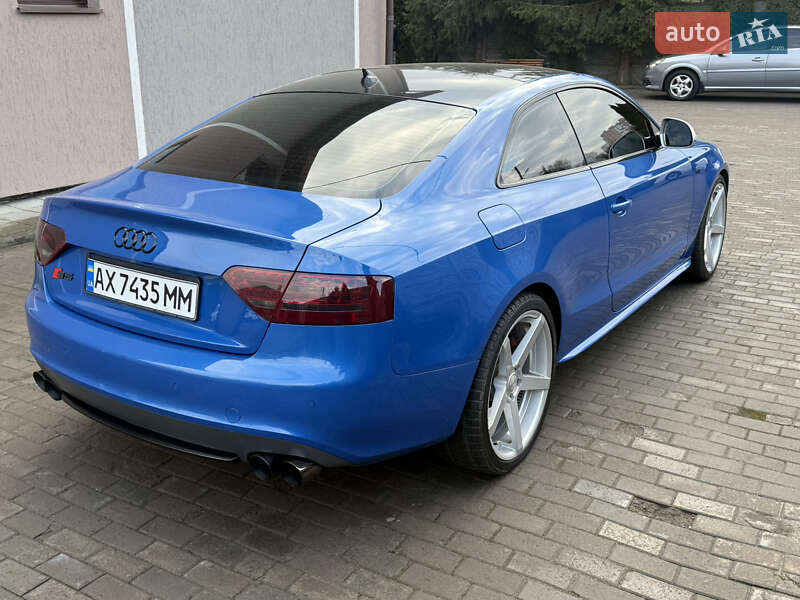 Купе Audi S5 2009 в Львове