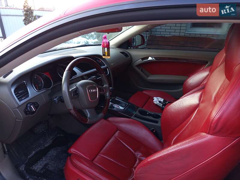 Купе Audi S5 2011 в Бершаді