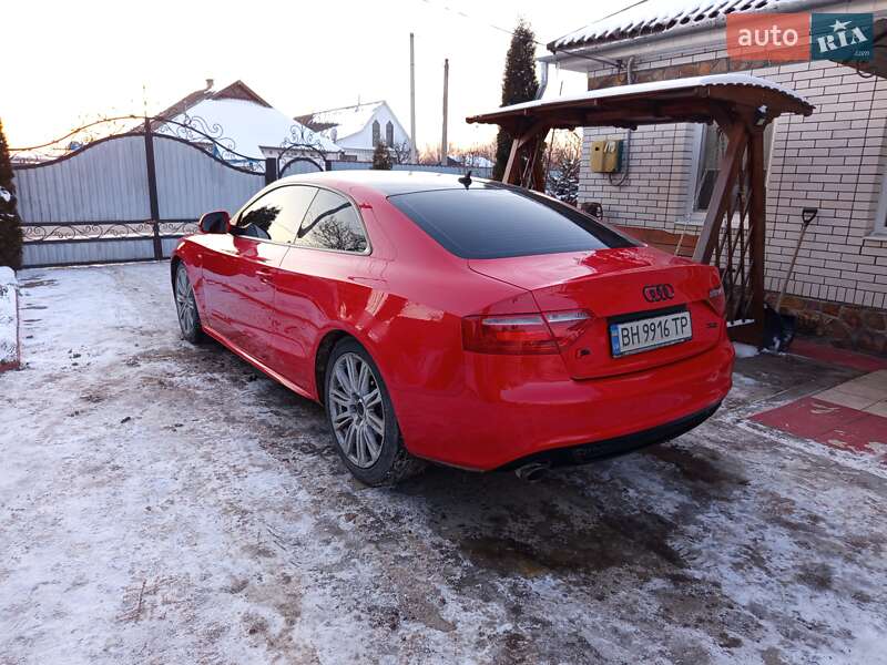 Купе Audi S5 2011 в Бершаді