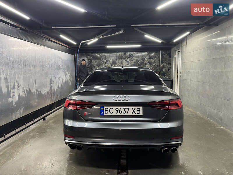 Купе Audi S5 2017 в Львові