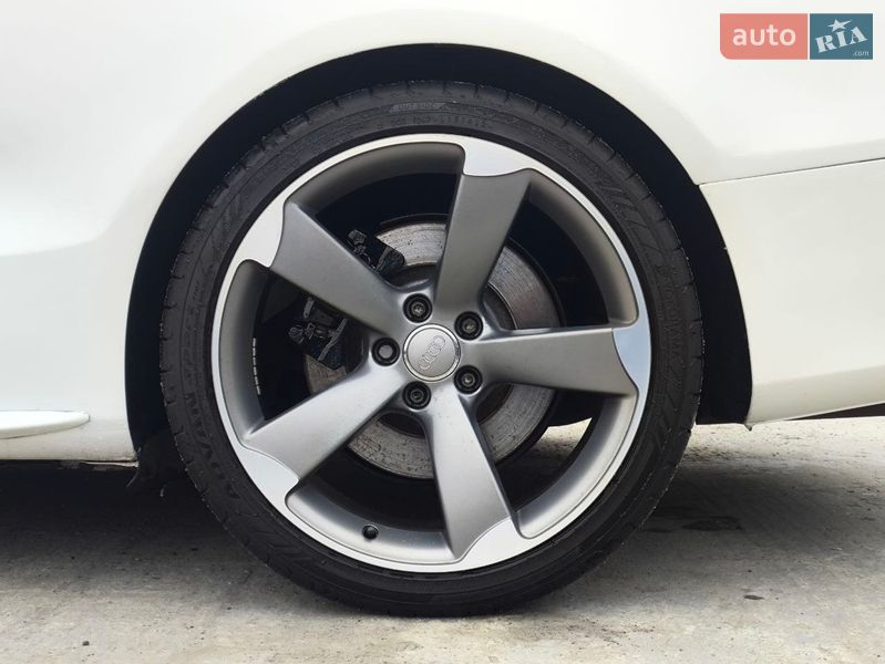 Купе Audi S5 2010 в Києві